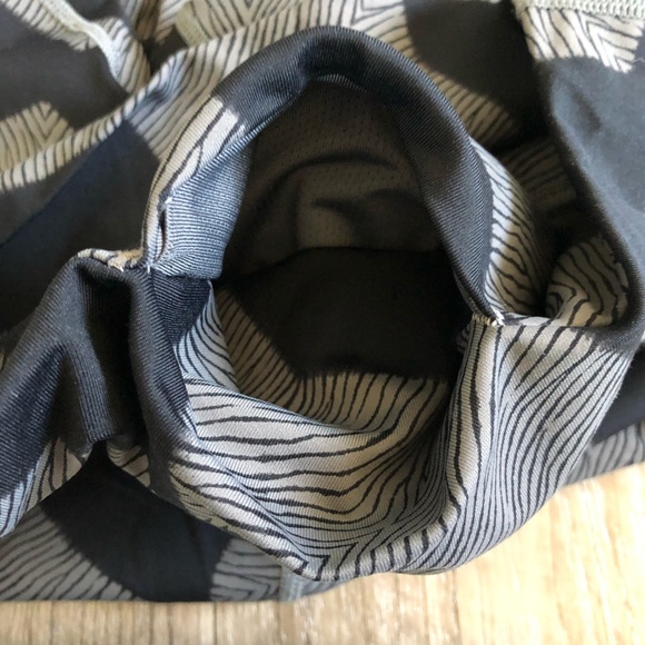 aerie Chill. Play. Move. Gray/Black Leggings. - Picture 7 of 10